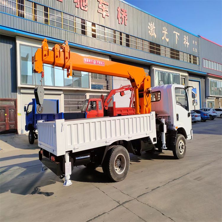 莒光乡三轮随车吊定制 农用改装机自备吊中瑞长期出售